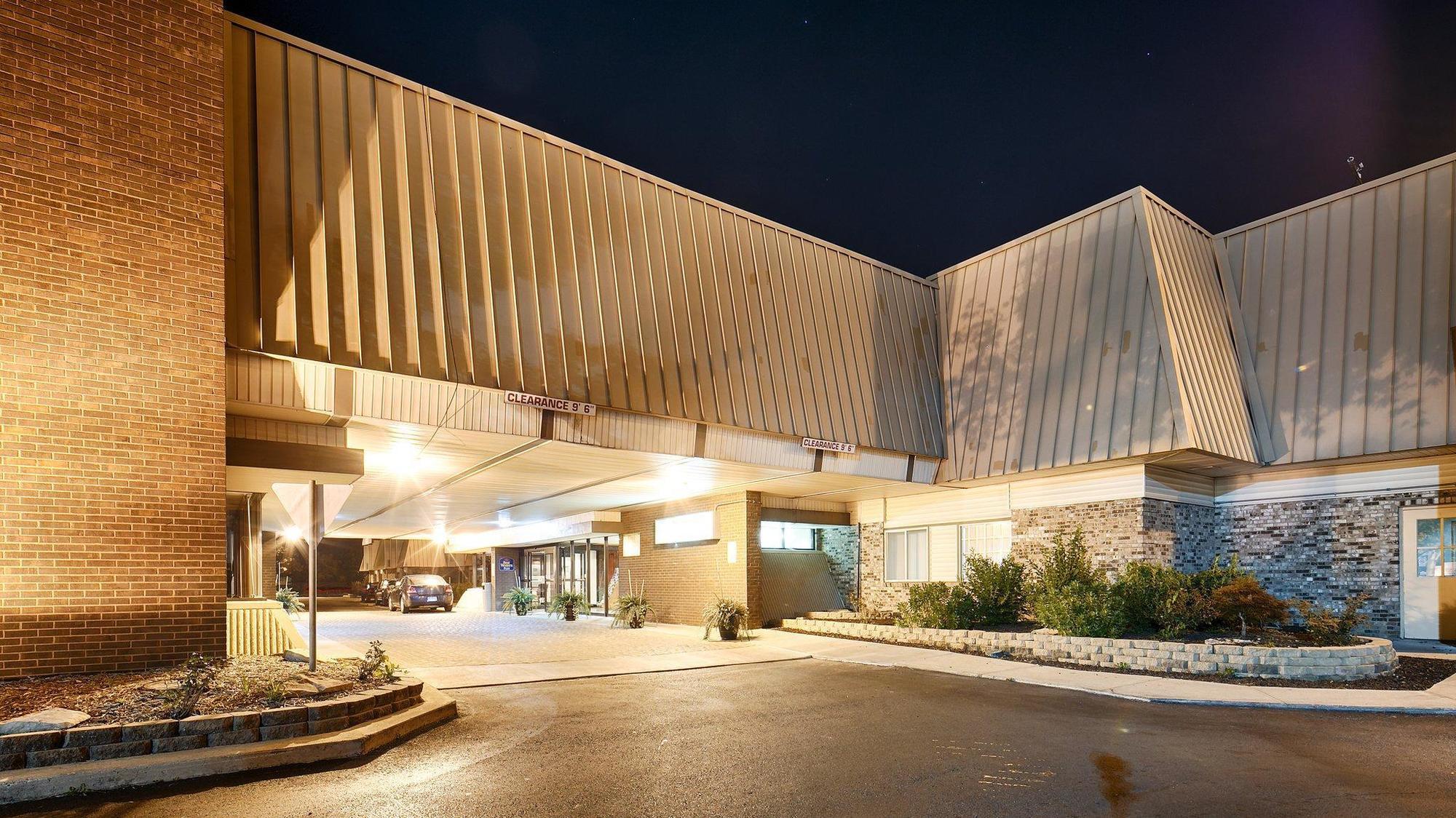 Magnuson Grand Columbus North Hotel Exterior foto